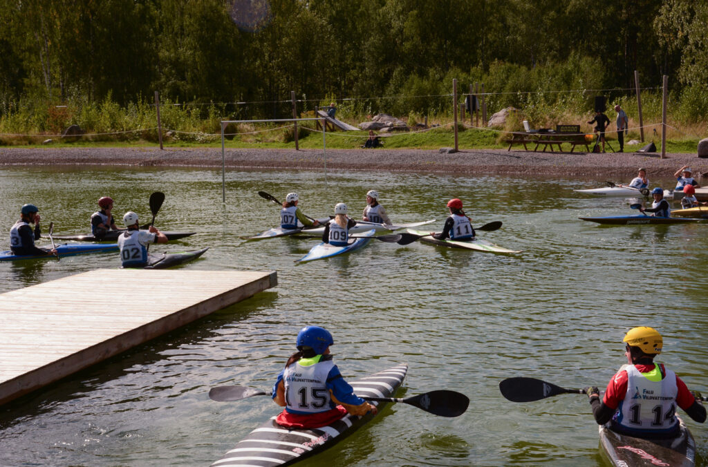 Falu Kanotklubb arrangerade en tävling i kanotslalom i Falu Vildvattenpark med stöd av Svenska Kanotslalomförbundet. 25 maj 2025.